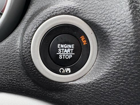 Used 2018 Dodge Journey SE FWD image 34