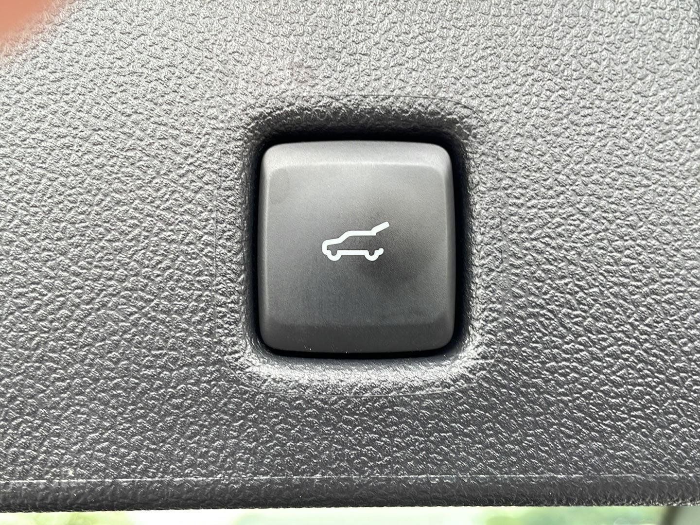 Used 2025 Ford Escape Active w/ Active Premium Tech Pack FWD image 28