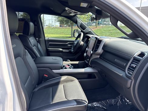 Used 2025 RAM 1500 Laramie w/ Sport Appearance Package AWD/4WD image 23