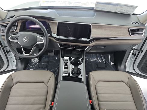 New 2026 Volkswagen Atlas SEL image 9