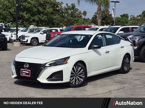 Used 2025 Nissan Altima 2.5 SV FWD image 1
