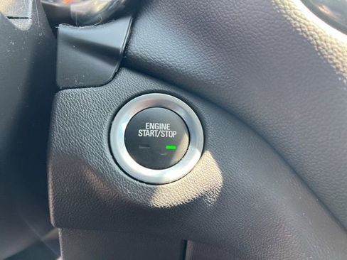 Used 2024 Chevrolet Equinox LT FWD image 17