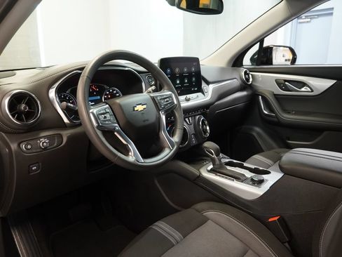 Used 2026 Chevrolet Blazer LT w/ Convenience Package FWD image 8