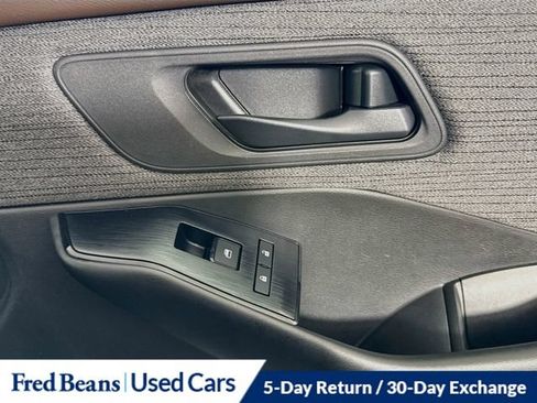 Used 2023 Nissan Rogue S AWD/4WD image 39