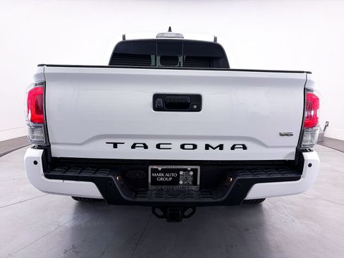 Used 2021 Toyota Tacoma TRD Off-Road w/ Technology Package RWD image 16