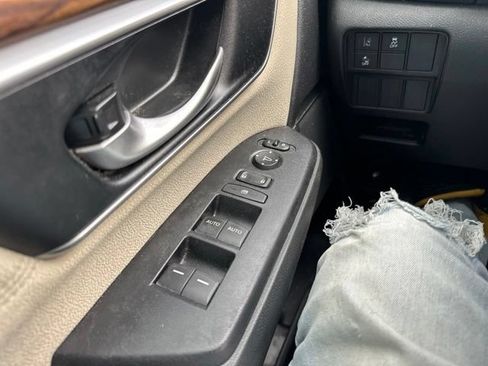 Used 2018 Honda CR-V EX image 40