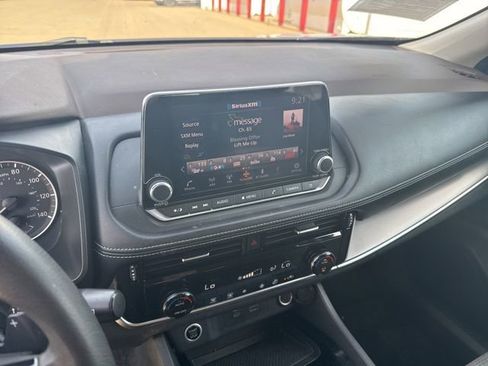 Used 2023 Nissan Rogue SV AWD/4WD image 16