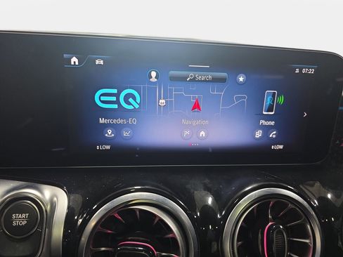Used 2024 Mercedes-Benz EQB 250+ image 21
