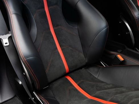 Used 2012 Ferrari 458 Italia Coupe RWD image 16