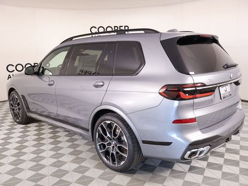 New 2026 BMW X7 M60i image 24