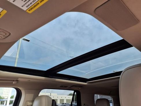Certified 2023 Lincoln Navigator Reserve AWD/4WD image 10