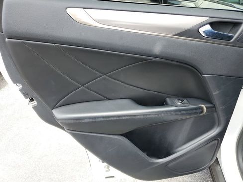 Used 2018 Lincoln MKC Premiere image 9