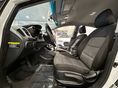 Used 2017 Kia Forte S FWD image 12