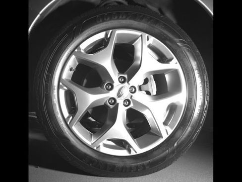 Used 2018 Subaru Forester 2.5i Touring AWD/4WD image 9