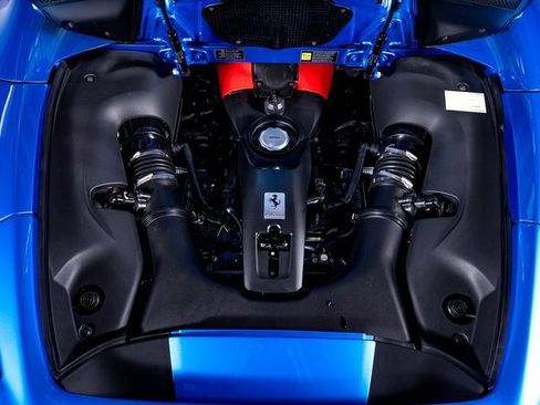 Used 2023 Ferrari F8 Tributo image 9