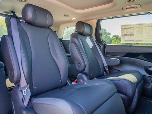 New 2026 Kia Carnival SX Prestige FWD image 8