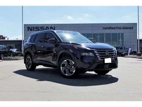 Used 2024 Nissan Rogue SV w/ SV Premium Package image 1