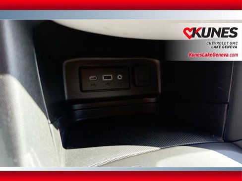 Used 2023 Chevrolet Equinox LT image 24