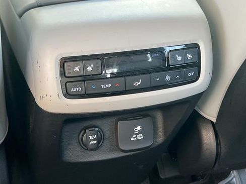 Used 2023 Hyundai Palisade SEL w/ Premium Package FWD image 15