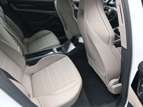 Certified 2026 Porsche Panamera image 10