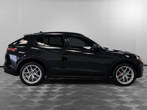 Used 2019 Alfa Romeo Stelvio Ti Sport w/ Quick Order Package 22S Sport AWD/4WD image 9