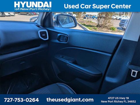 Certified 2023 Hyundai Venue Limited w/ Cargo Package image 17