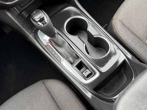 Used 2021 Chevrolet Equinox LT FWD image 25