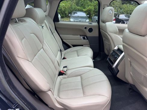 Used 2015 Land Rover Range Rover Sport HSE image 29