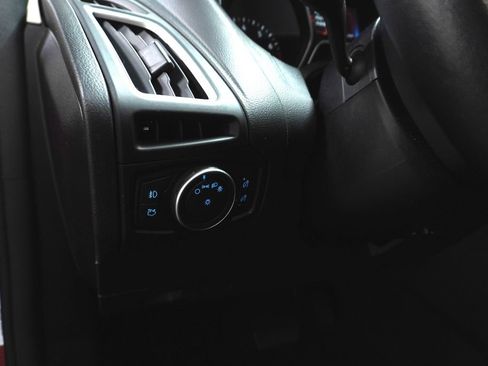 Used 2018 Ford Focus Titanium FWD image 23