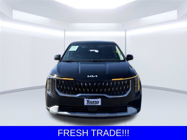 Used 2026 Kia Carnival LXS FWD image 2