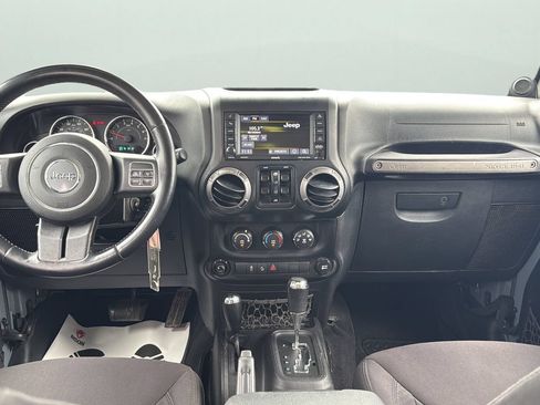 Used 2014 Jeep Wrangler Unlimited Sport w/ Quick Order Package 24S AWD/4WD image 19