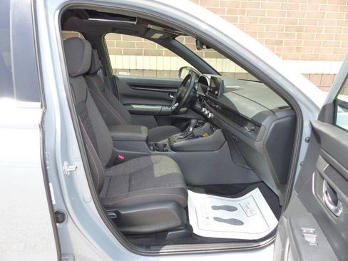 Used 2025 Honda CR-V Sport image 38