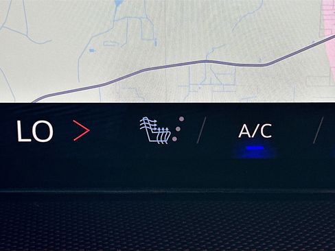 Used 2024 Chevrolet Traverse Z71 w/ Enhanced Driving Package image 21