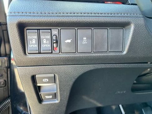 Used 2025 Honda Odyssey Sport-L image 32