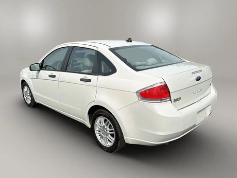 Used 2011 Ford Focus SE image 7