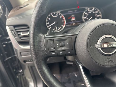 Used 2023 Nissan Rogue S image 22