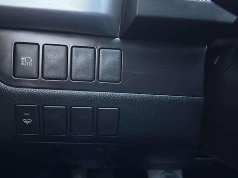 Used 2019 Toyota Highlander LE image 36