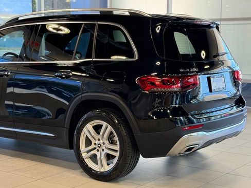 Used 2023 Mercedes-Benz GLB 250 4MATIC image 13