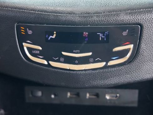 Used 2018 Cadillac Escalade Premium Luxury RWD image 44
