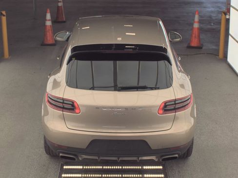Used 2017 Porsche Macan Base image 8
