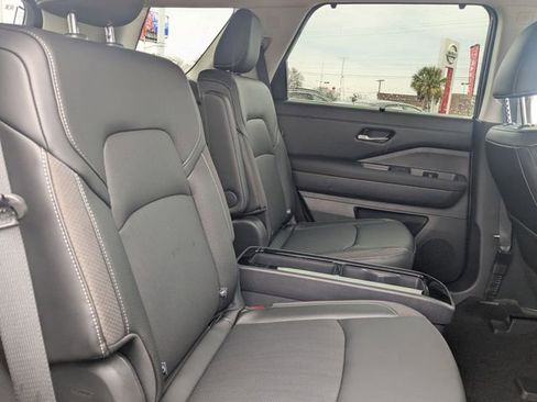 New 2026 Nissan Pathfinder SL w/ SL Premium Package FWD image 31