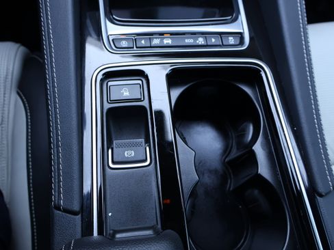 Used 2020 Jaguar F-PACE R-Sport image 37