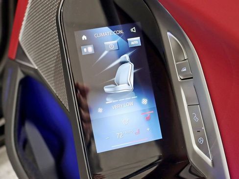 Used 2025 BMW 740i xDrive image 41