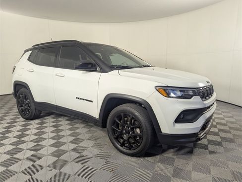 Certified 2023 Jeep Compass Altitude w/ Convenience Group image 2