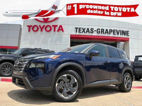 Used 2025 Nissan Rogue SV FWD image 1