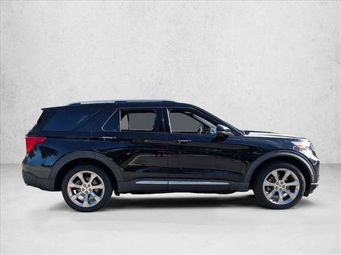 Used 2020 Ford Explorer Platinum w/ Premium Technology Package image 4