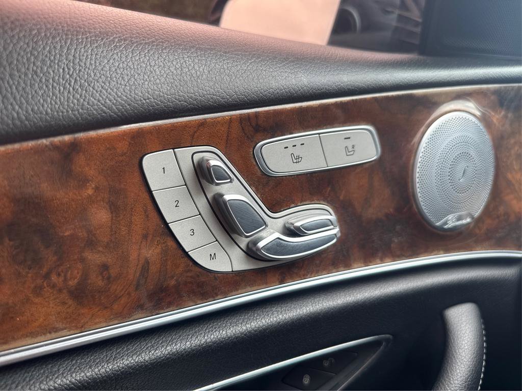 Used 2018 Mercedes-Benz E 300 image 33