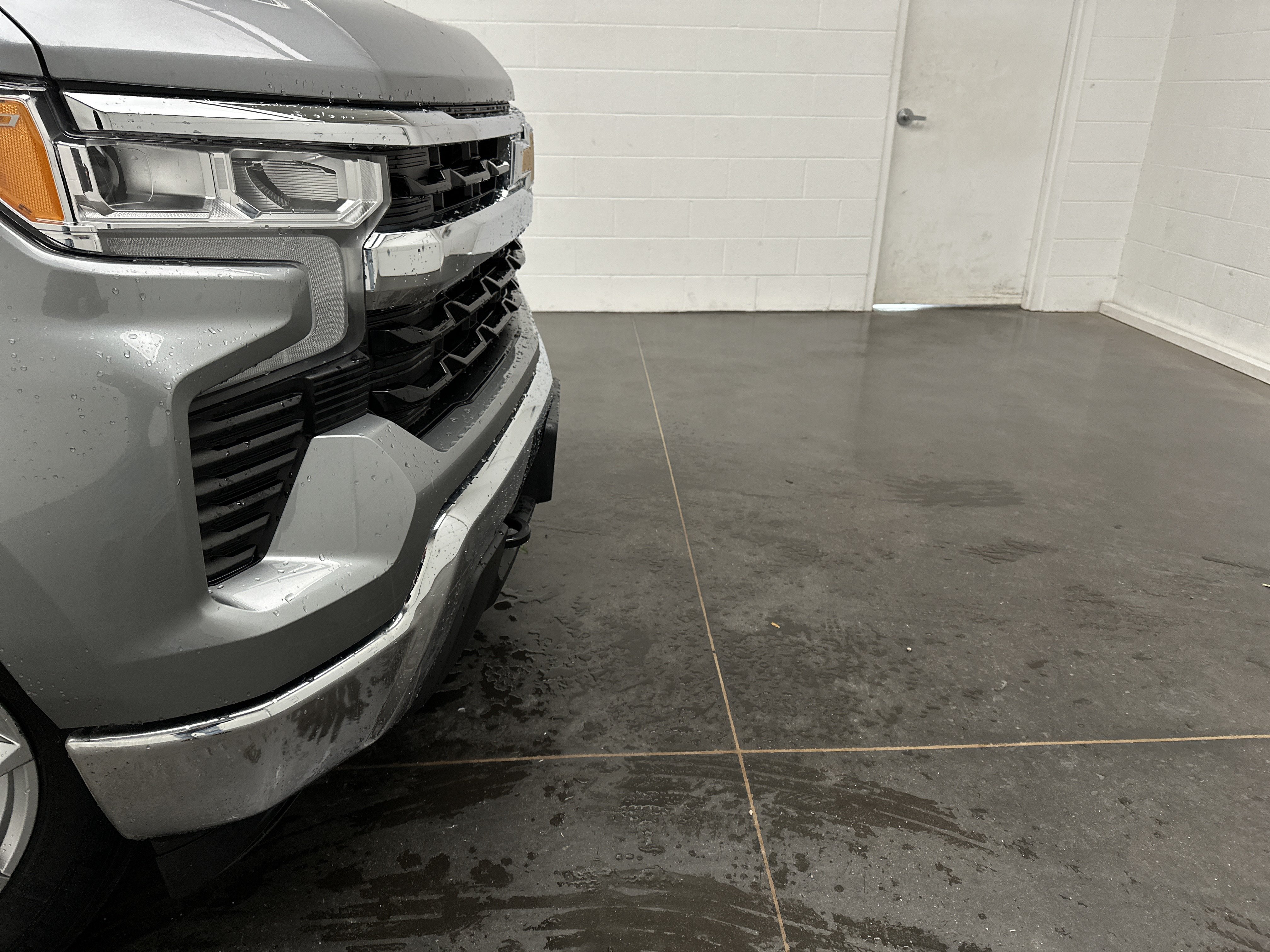 Used 2024 Chevrolet Silverado 1500 LT AWD/4WD image 2