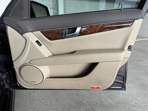 Used 2012 Mercedes-Benz C 250 Sedan image 20
