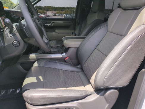 Used 2025 Chevrolet Silverado 1500 ZR2 w/ Technology Package AWD/4WD image 16